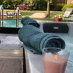 Au Domaine Fresnois Bed & Breakfast