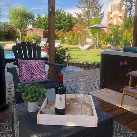Au Domaine Fresnois فندق مبيت وإفطار 3*