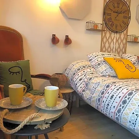 Au Domaine Fresnois Bed & Breakfast