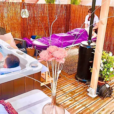 فندق مبيت وإفطار Au Domaine Fresnois 3*